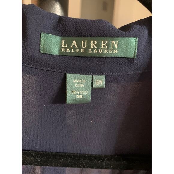 Lauren Ralph Lauren-Sheer Button Down-Blouse Long Sleeve-100% Silk-Navy-Women-6W - Picture 3 of 4